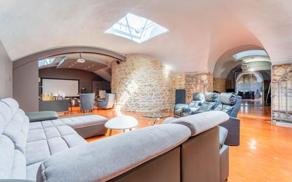 Appartement à vendre    4 pièces • 288 m2 Collonges-au-Mont-d'Or