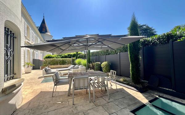 Appartement à vendre    4 pièces • 288 m2 Collonges-au-Mont-d'Or