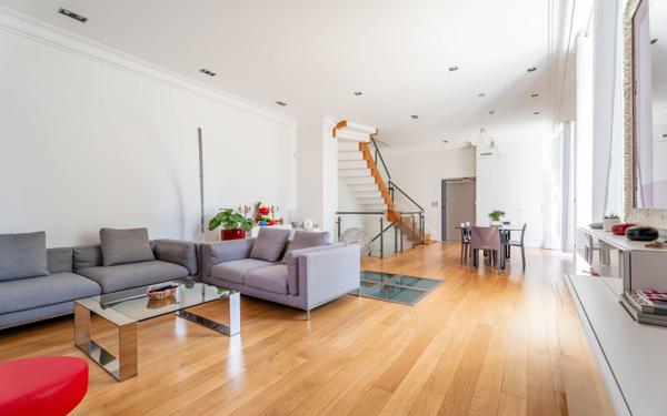 Appartement à vendre    4 pièces • 288 m2 Collonges-au-Mont-d'Or