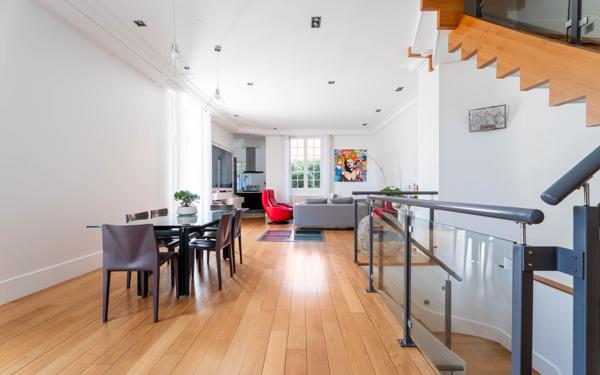 Appartement à vendre    4 pièces • 288 m2 Collonges-au-Mont-d'Or