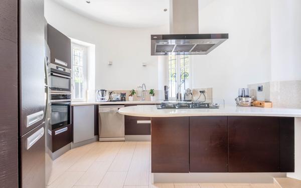 Appartement à vendre    4 pièces • 288 m2 Collonges-au-Mont-d'Or