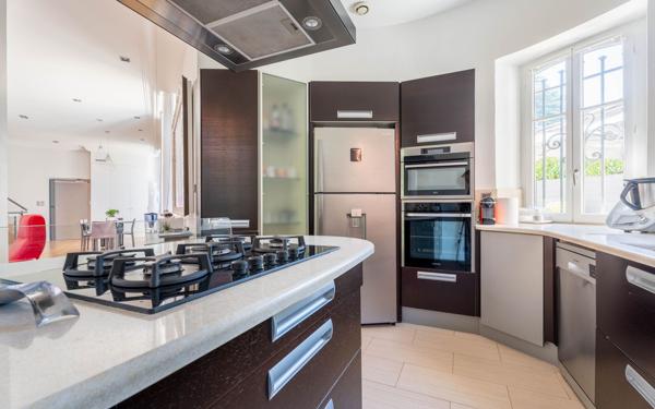 Appartement à vendre    4 pièces • 288 m2 Collonges-au-Mont-d'Or