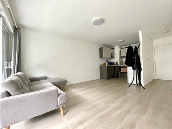 Appartement 2 pièces                                        - 35700 Rennes Réf : 2370