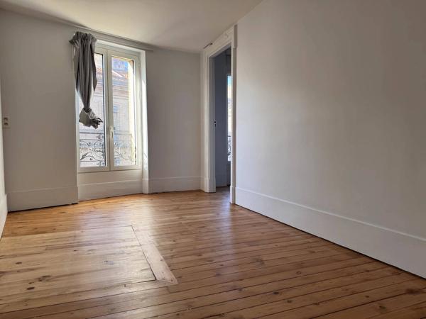 Appartement T4 - 148m2 avec ascenseur - Carmes / Garonne