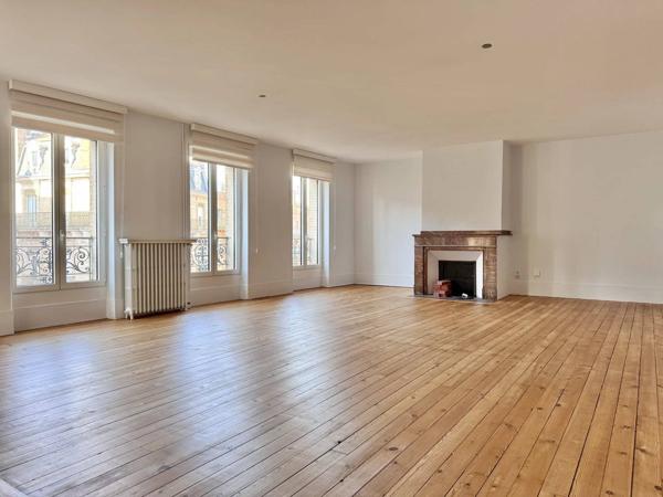 Appartement T4 - 148m2 avec ascenseur - Carmes / Garonne