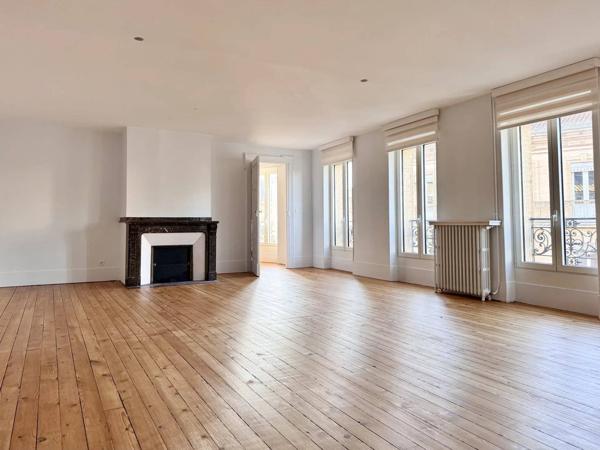 Appartement T4 - 148m2 avec ascenseur - Carmes / Garonne
