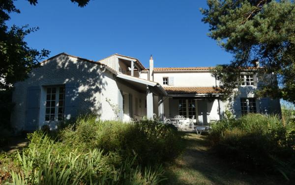 MESCHERS – VUE SUR LA GIRONDE ET LA PLAGE – MAISON SUR UN TERRAIN D’ENVIRON 1.150 M²