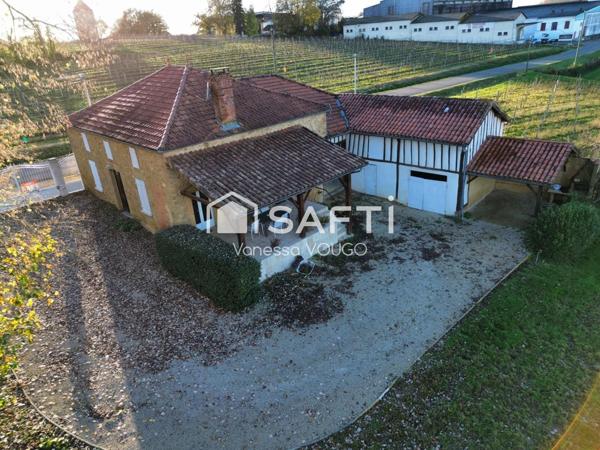 Maison de village avec 2 chambres, grande pièce a vivre et dépendances sur un terrain d'environ 3000m2