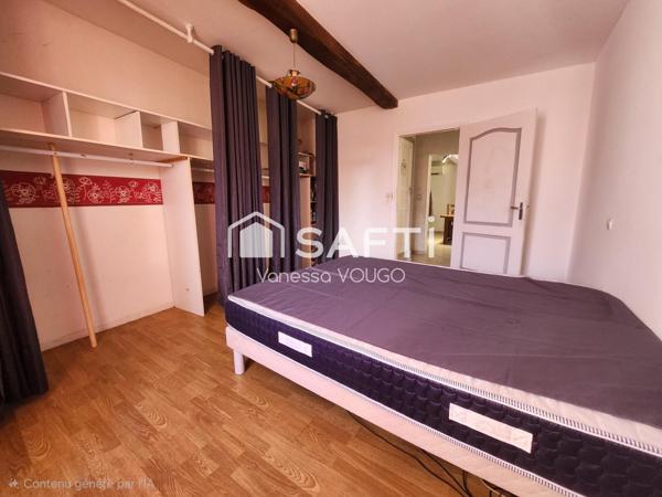 Maison de village avec 2 chambres, grande pièce a vivre et dépendances sur un terrain d'environ 3000m2