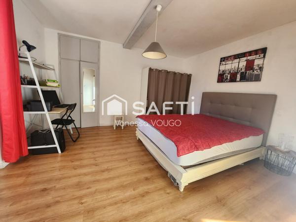 Maison de village avec 2 chambres, grande pièce a vivre et dépendances sur un terrain d'environ 3000m2