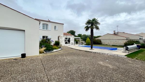 Maison spacieuse à vendre à Périgny - 5 chambres avec piscine