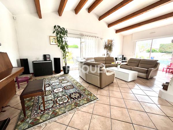 Maison spacieuse à vendre à Périgny - 5 chambres avec piscine