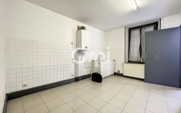 Immeuble à vendre    6 pièces •  Saint-Éloy-les-Mines