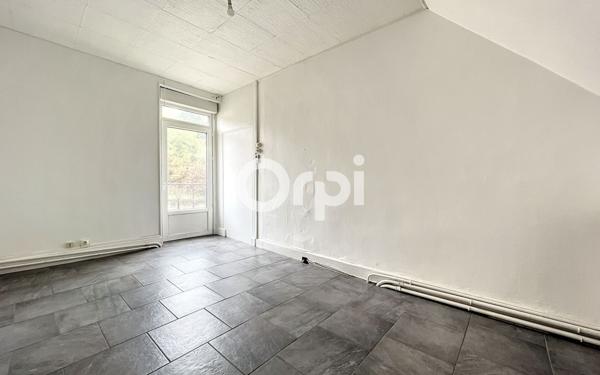 Immeuble à vendre    6 pièces •  Saint-Éloy-les-Mines