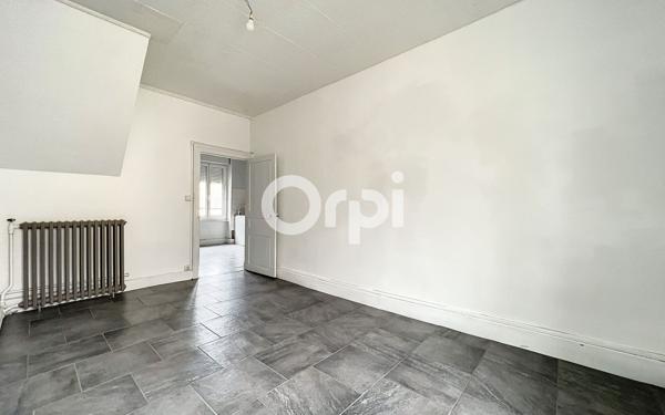 Immeuble à vendre    6 pièces •  Saint-Éloy-les-Mines