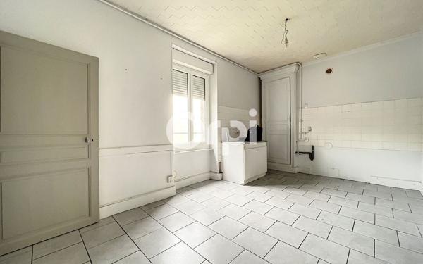 Immeuble à vendre    6 pièces •  Saint-Éloy-les-Mines