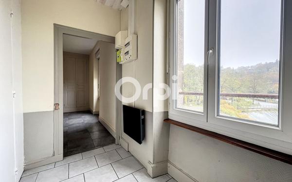 Immeuble à vendre    6 pièces •  Saint-Éloy-les-Mines