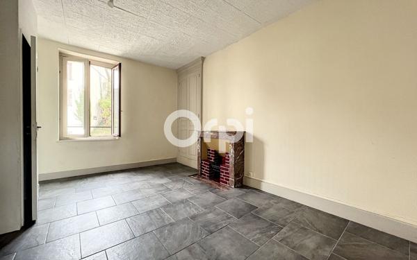 Immeuble à vendre    6 pièces •  Saint-Éloy-les-Mines