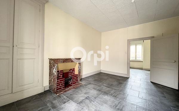 Immeuble à vendre    6 pièces •  Saint-Éloy-les-Mines