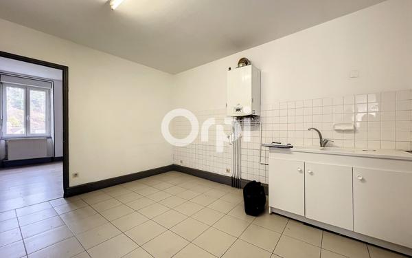 Immeuble à vendre    6 pièces •  Saint-Éloy-les-Mines