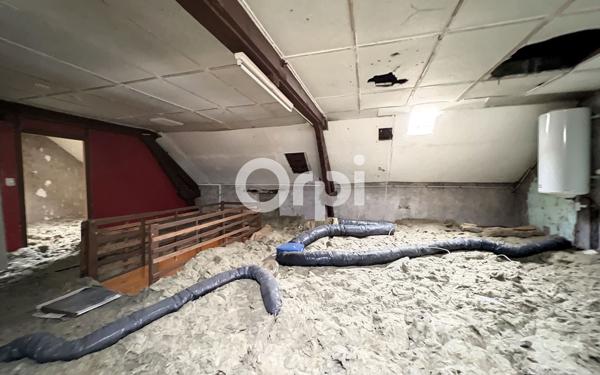 Immeuble à vendre    6 pièces •  Saint-Éloy-les-Mines