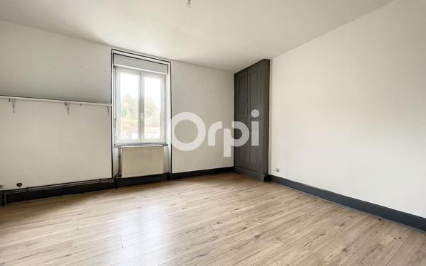 Immeuble à vendre    6 pièces •  Saint-Éloy-les-Mines