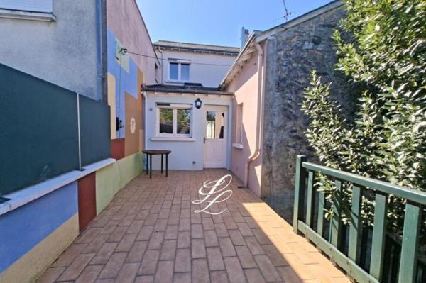 Vente - Maison 3 pièces 69 m 2 SABLE SUR SARTHE (72300)