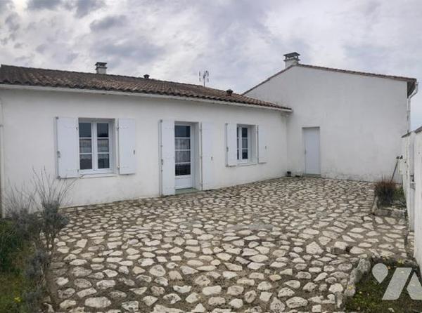 Maison de plain-pied proche centre bourg