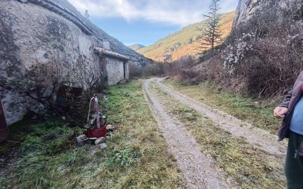 Maison à vendre    2 pièces •  Orpierre