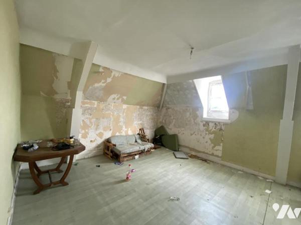 A VENDRE - IMMEUBLE - ERNEE 