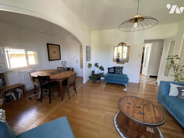 MAISON composée de 3 appartements loués