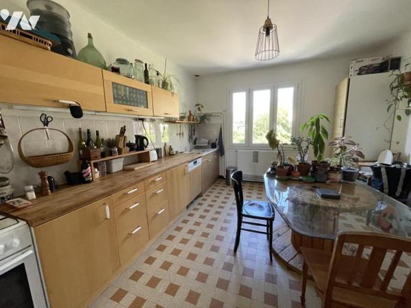MAISON composée de 3 appartements loués