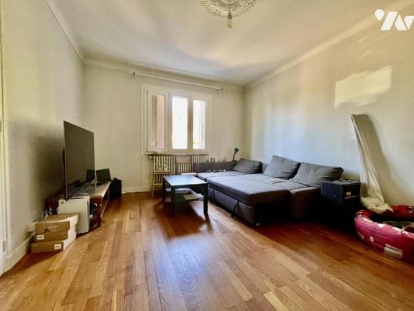 MAISON composée de 3 appartements loués