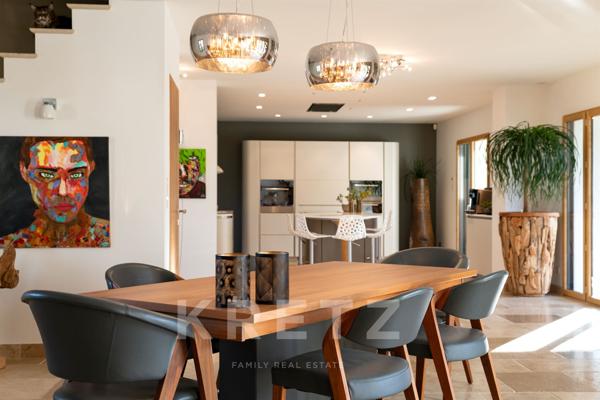 Propriété familiale et dépendances aux prestations haut de gamme