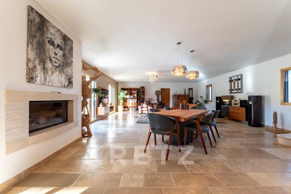 Propriété familiale et dépendances aux prestations haut de gamme