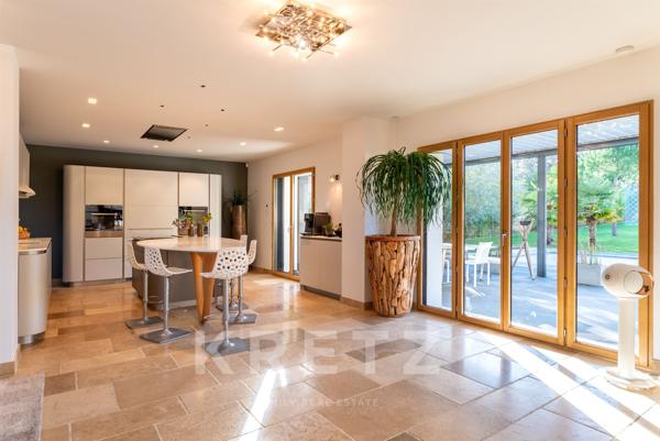 Propriété familiale et dépendances aux prestations haut de gamme