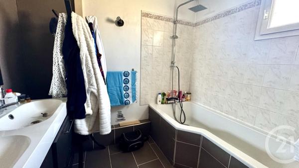 Maison à vendre  4 pièces - 79 m2 SAINTES - 17