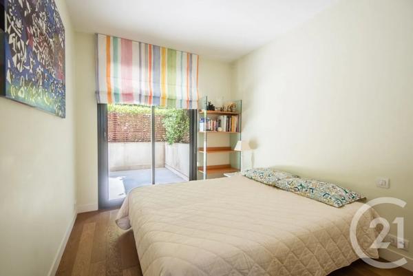 Appartement F3 à vendre  3 pièces - 63,42 m 2   VILLEFRANCHE SUR MER  - 06