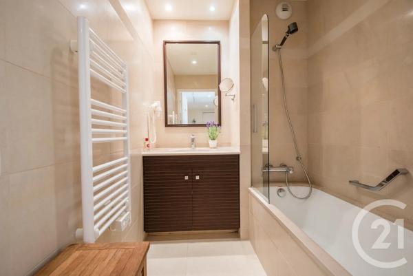 Appartement F3 à vendre  3 pièces - 63,42 m 2   VILLEFRANCHE SUR MER  - 06