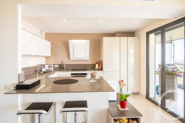 Appartement F3 à vendre  3 pièces - 63,42 m 2   VILLEFRANCHE SUR MER  - 06