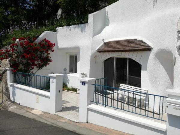 MAGNIFIQUE HABITATION TROGLODYTIQUE - BOURRE