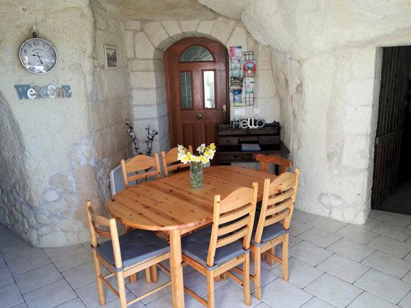 MAGNIFIQUE HABITATION TROGLODYTIQUE - BOURRE