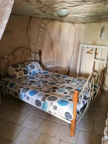 MAGNIFIQUE HABITATION TROGLODYTIQUE - BOURRE