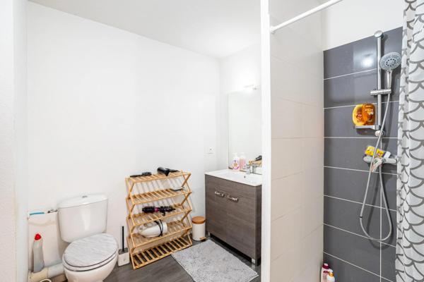Appartement situé sur la commune de Cenon proche de toutes commodité