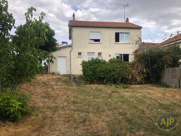 Maison à vendre Cholet - 5 pièces, 98m² avec 3 chambre(s) à 222 495€ - AJP Immobilier Cholet