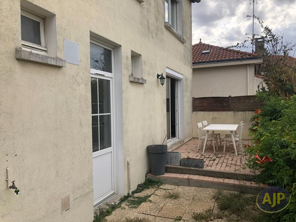 Maison à vendre Cholet - 5 pièces, 98m² avec 3 chambre(s) à 222 495€ - AJP Immobilier Cholet