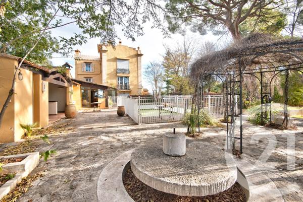 Maison à vendre  28 pièces - 990 m2 NICE - 06