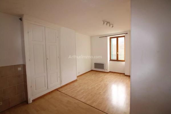 Location                                                      Appartement
                        
                     3 pièces                      55 m2                     à Virieu-le-Grand