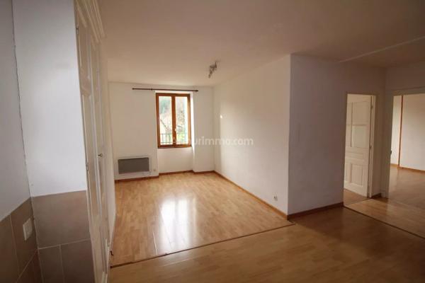 Location                                                      Appartement
                        
                     3 pièces                      55 m2                     à Virieu-le-Grand