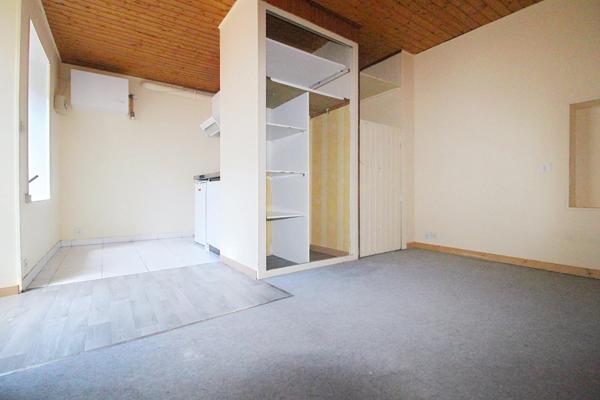 Rare, T1 avec terrasse au centre ville